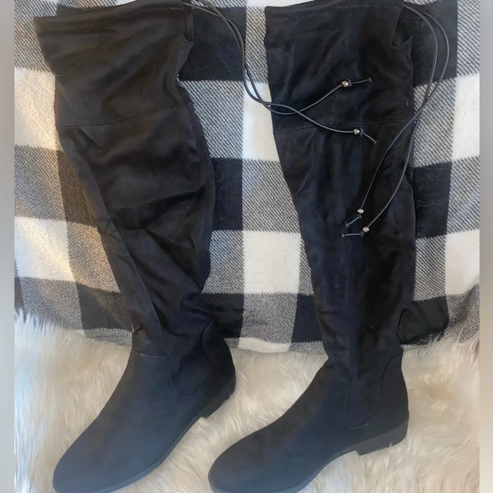 SO® English Muffin Women's Black Thigh-High Boots Women’s Size 9